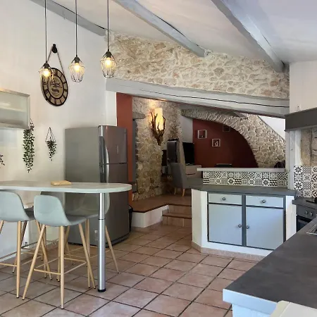 Charmante Maison Climatisee Avec Cour Ombragee *