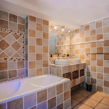 Tatil Evi Charmante Maison Climatisee Avec Cour Ombragee