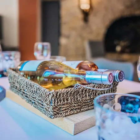 Charmante Maison Climatisee Avec Cour Ombragee Dions