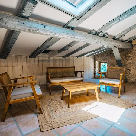 Charmante Maison Climatisee Avec Cour Ombragee