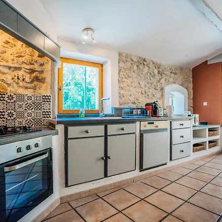 Tatil Evi Charmante Maison Climatisee Avec Cour Ombragee Dions