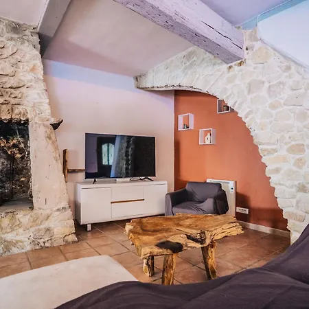 Charmante Maison Climatisee Avec Cour Ombragee * Dions