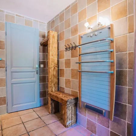 Charmante Maison Climatisee Avec Cour Ombragee Tatil Evi *
